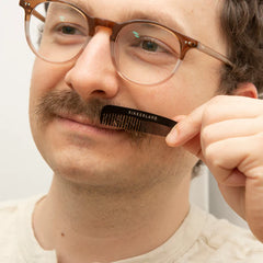 Kikkerland - Mini Mustache Comb