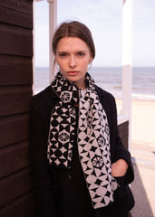 Quinton & Chadwick - Halves Scarf Fine Knit in Driftwood