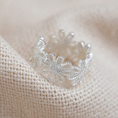 Lisa Angel - Daisy Chain Ear Cuff