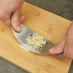 Kikkerland - Fish Garlic Press