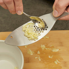 Kikkerland - Fish Garlic Press