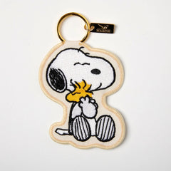 Magpie Gifts - Peanuts Key Charm Hug