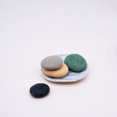 Hana Blossom - 4 Big Pebble Soaps with Porcelain Soap Dish